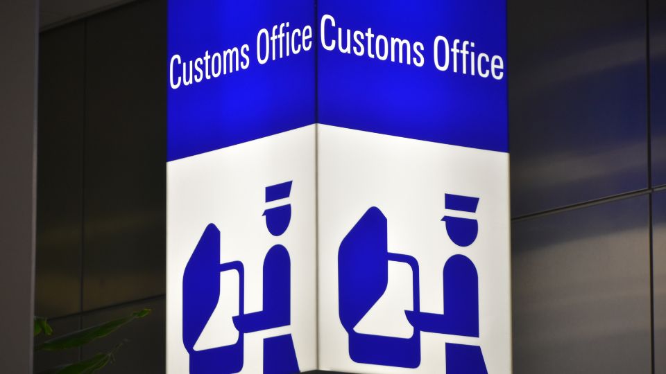 Customs delays in International Freight Forwarding Challenges